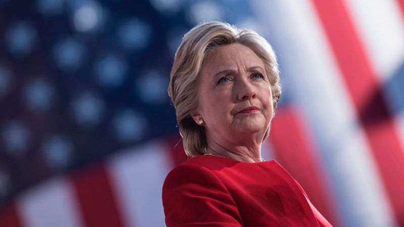 Hillary Clinton, que no compareció anoche, valorará los resultados a partir de esta tarde