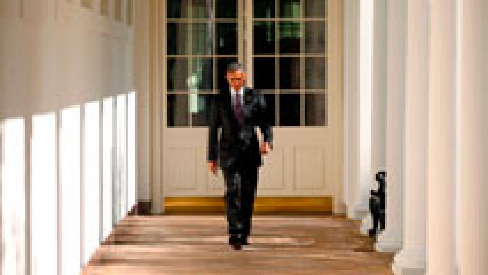 Telediario 1: Obama recibe a Trump en la Casa Blanca para iniciar el traspaso de poderes | RTVE Play
