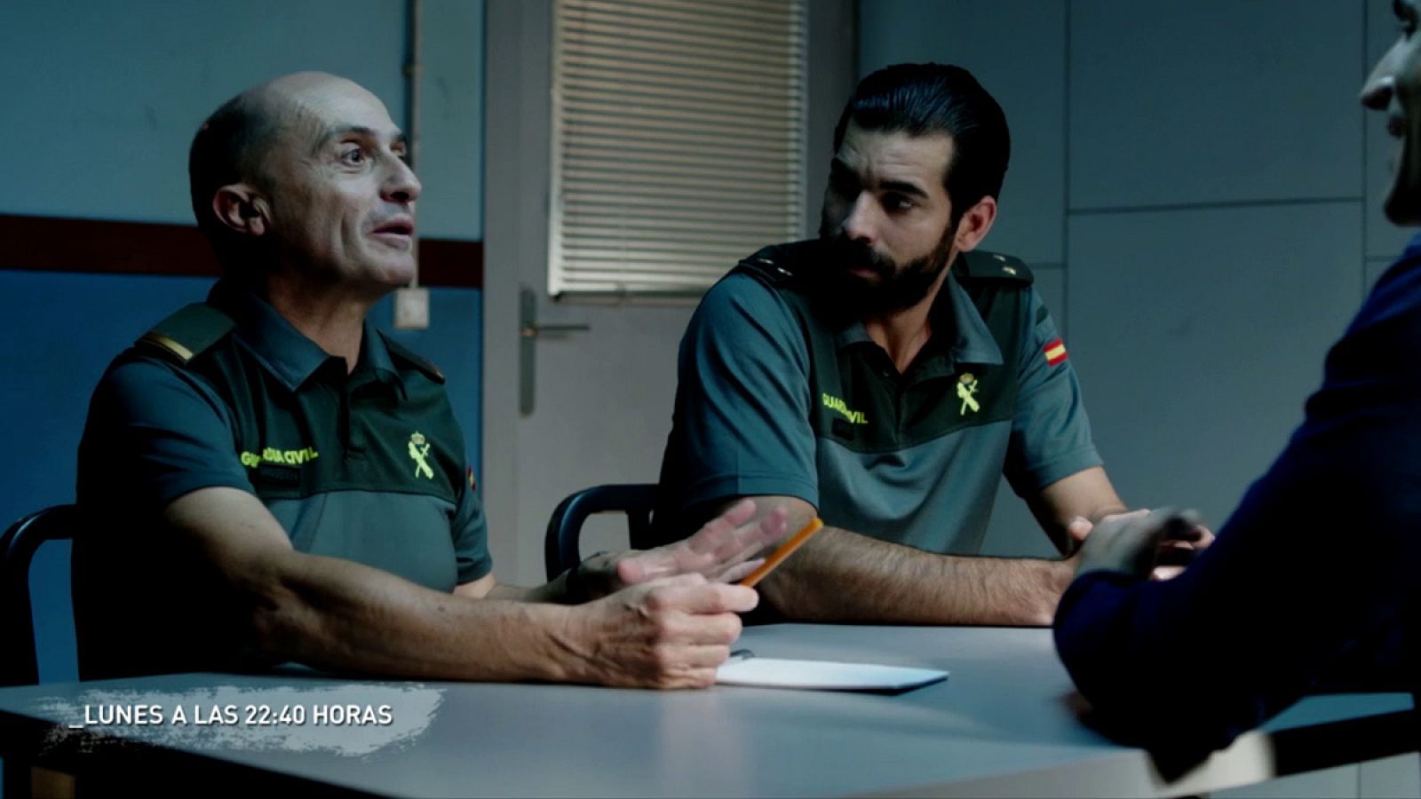 Olmos y Robles - Una declaración a cambio de un autógrafo | Ver