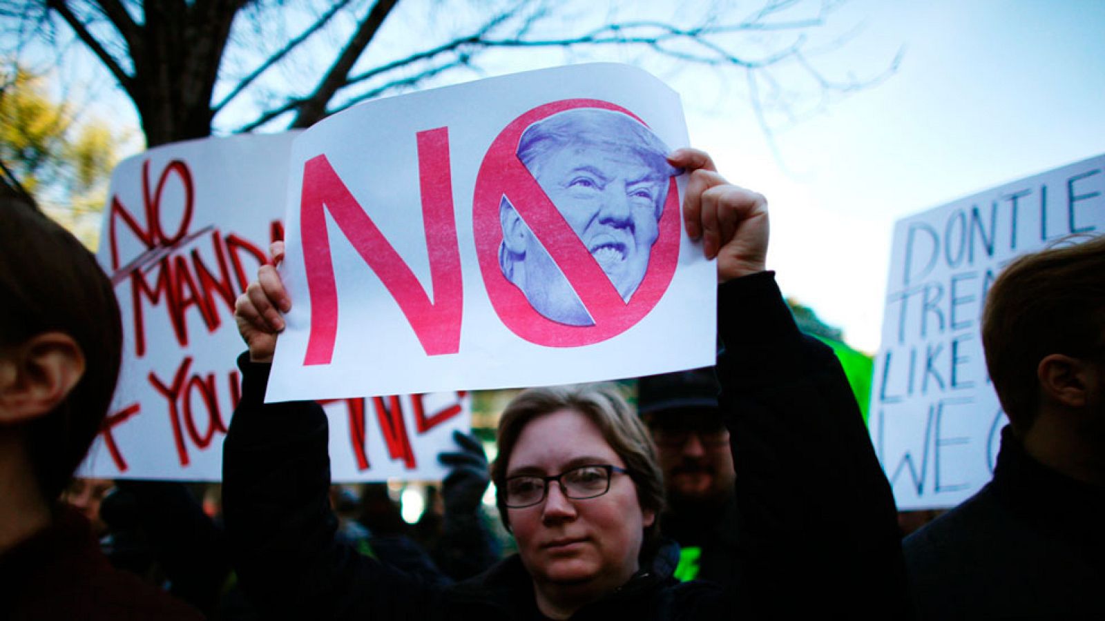 Vuelven las concentraciones contra Trump bajo el lema 'No es mi presidente'