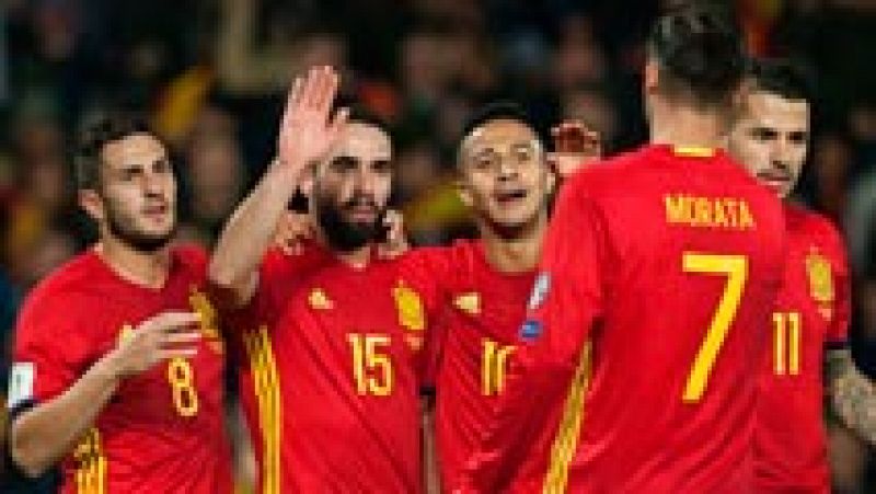 España se adelanta ante Macedonia con un gol en propia puerta