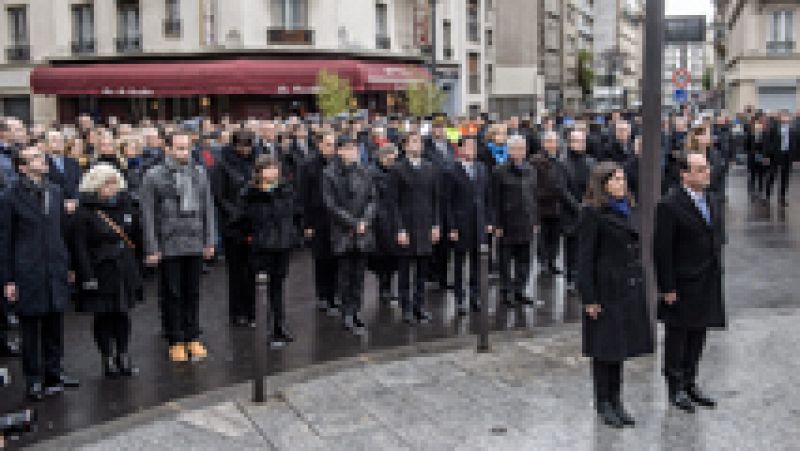 Francia rinde homenaje a las vctimas de los atentados de Pars un ao despus