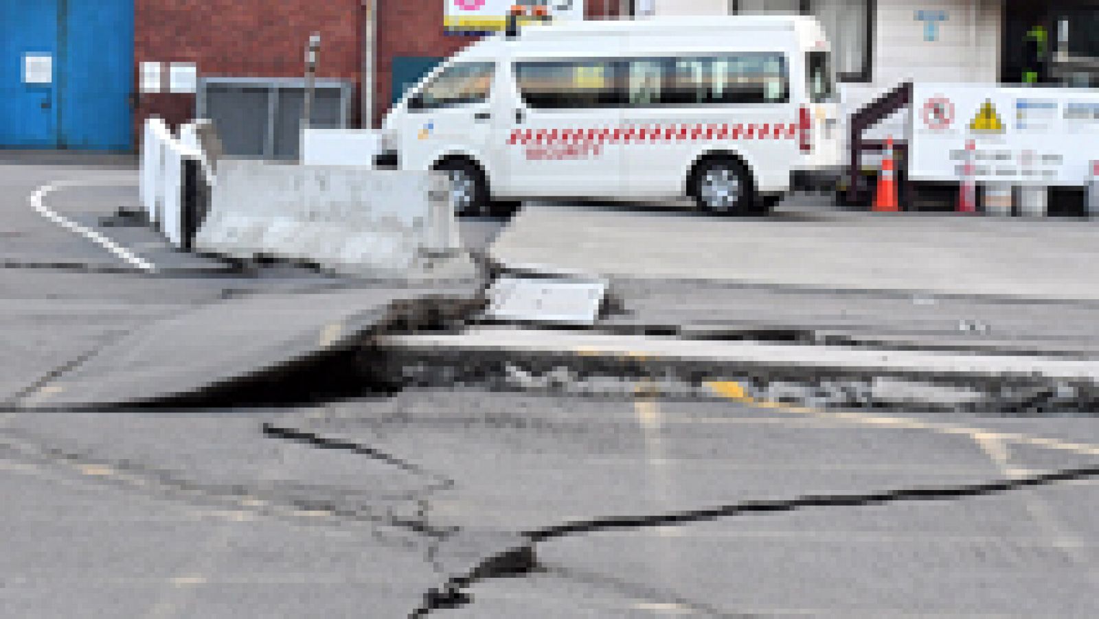 Telediario 1: Un terremoto de 7,8 en Nueva Zelanda deja dos muertos y prov | RTVE Play