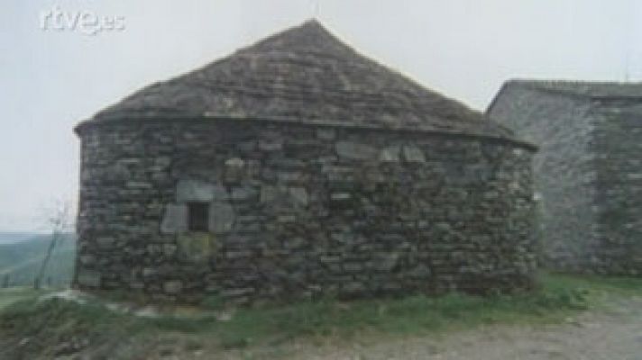 Arte y tradiciones populares - La casa redonda. Pallozas del Cebrero