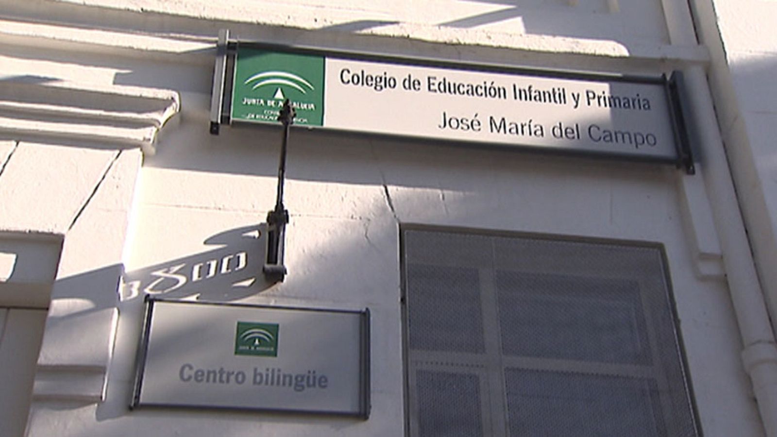 La familia de un niño de siete años, víctima de una presunta paliza en un colegio de Sevilla,  insiste en que se trata de una agresión