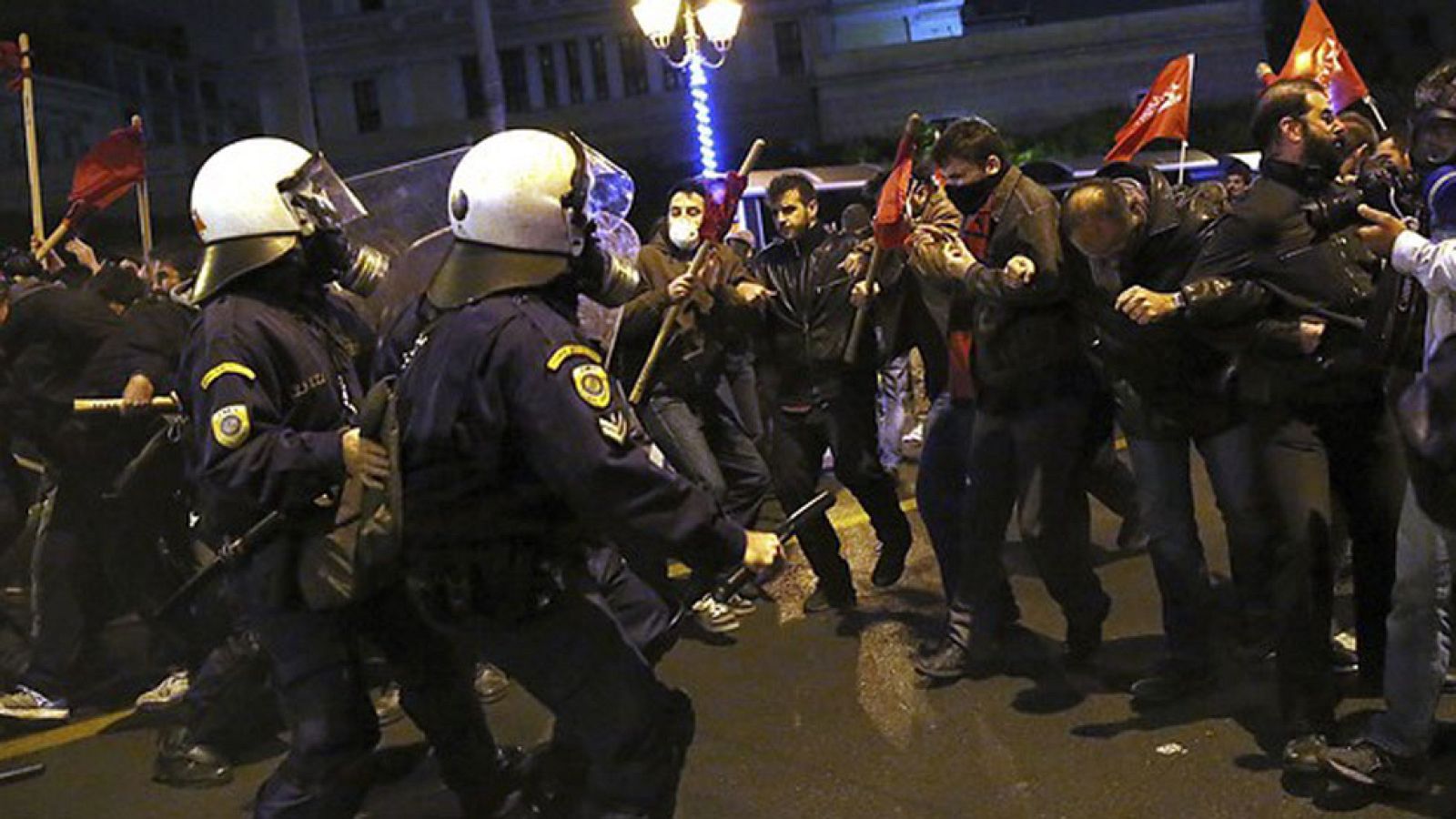 Telediario 1: Telediario 2 en 4' - 15/11/16 | RTVE Play