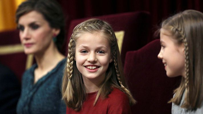 Telediario 1 - Gestos, datos y detalles del acto de solemne apertura de las Cortes