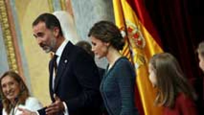 Felipe VI llama en su discurso a trabajar por el futuro de los españoles