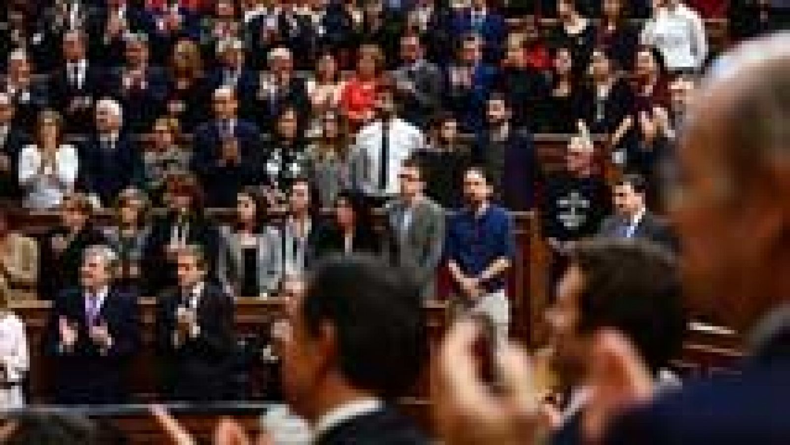 Unidos Podemos y los nacionalistas no aplauden al rey en la solemne apertura de las Cortes