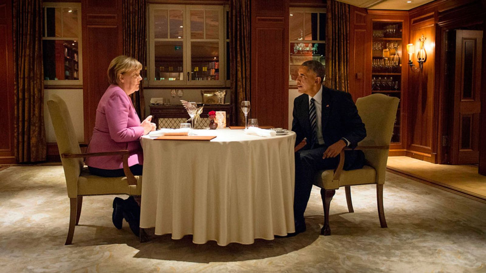 Telediario 1: Telediario 2 en 4' - 17/11/16 | RTVE Play