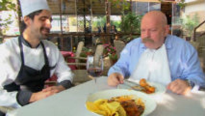 ¿De dónde procede el pollo al chilindrón?