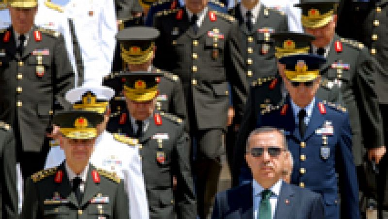 Militares turcos de la OTAN solicitan asilo en sus países de destino