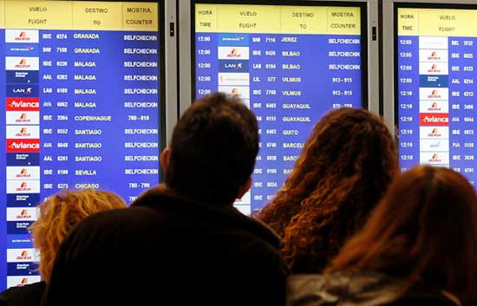 Todos los pasajeros de Iberia que no han podido viajar este fin de semana lo harán hoy