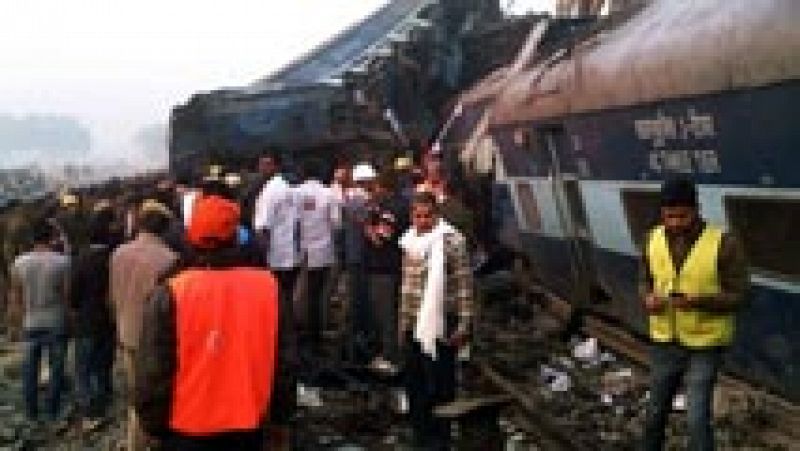 Al menos 96 muertos y un centenar de heridos en un accidente de tren en la India