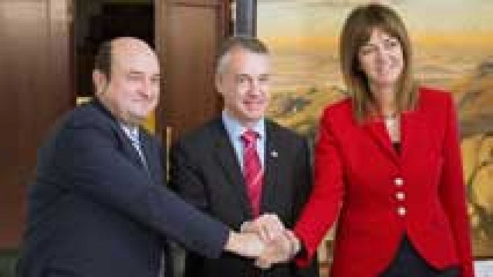 Telediario 1 - PNV y PSE firman el acuerdo que permitirá la investidura de Urkullu como lehendakari