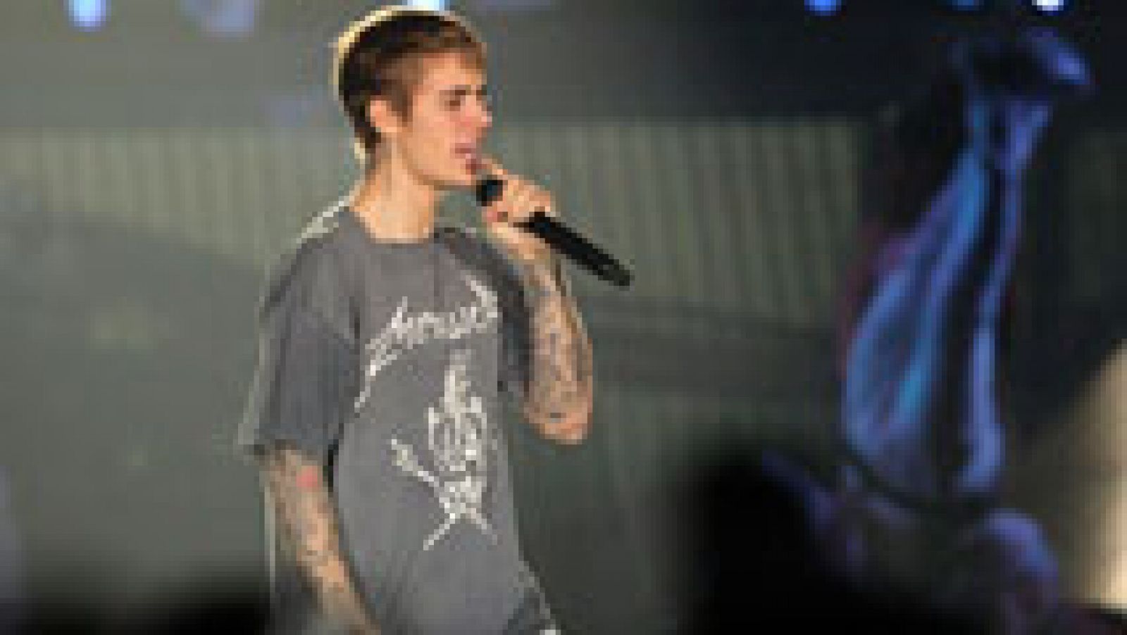 Telediario 1: Justin Bieber actúa hoy en Madrid después del polémico puñetazo a un fan en Barcelona | RTVE Play