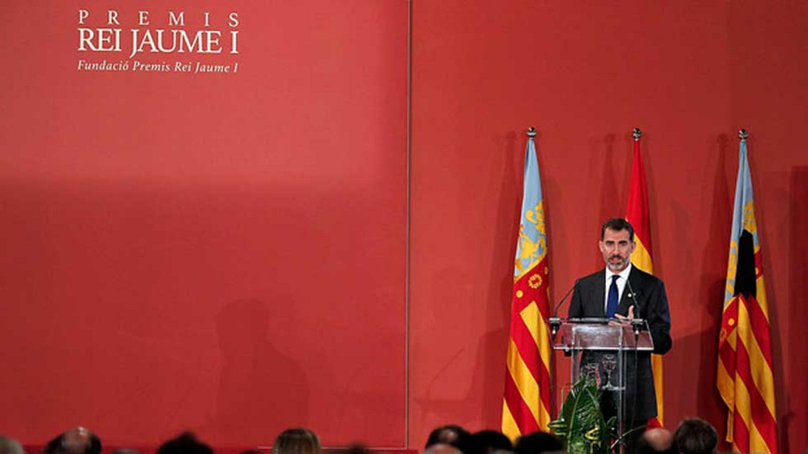 El rey muestra su respeto y condolencias por el fallecimiento de Rita Barberá