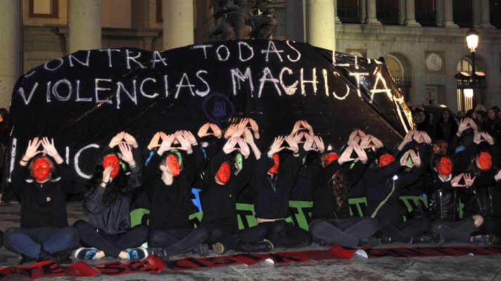 Telediario 1 - Movilizaciones en más de 50 ciudades españolas contra la violencia de género