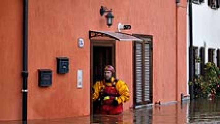 Telediario 1 - La lluvias torrenciales causan inundaciones en Córcega y el norte de Italia