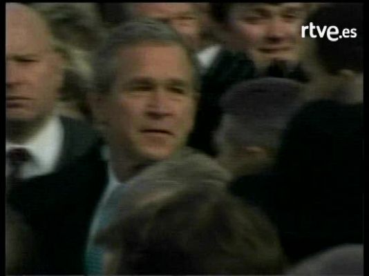 George W. Bush jura su segunda presidencia