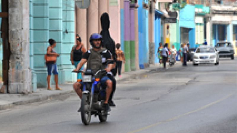 As han vivido los espaoles que vuelven de Cuba la muerte de Fidel