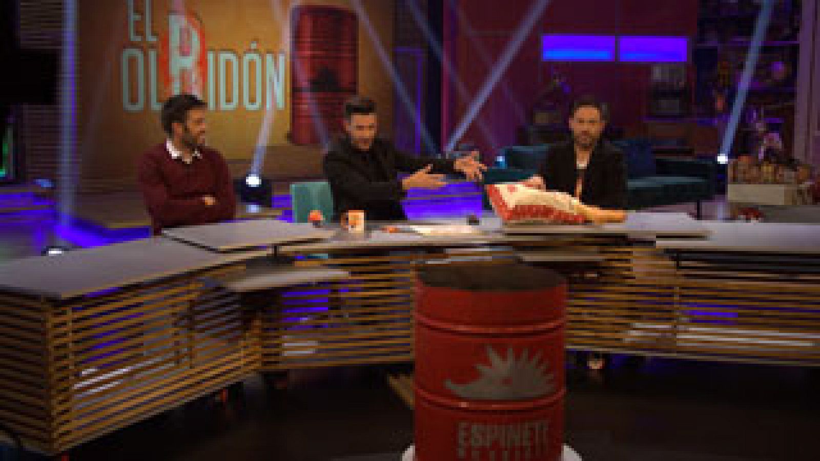 Espinete no existe: El olbidón - Naranjitos, 'El rematador' y la bolsa del pan | RTVE Play