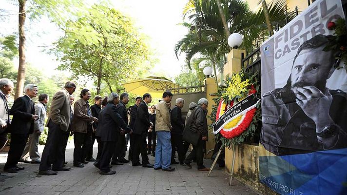 Telediario 1 - Los cubanos se preparan para honrar a Fidel Castro