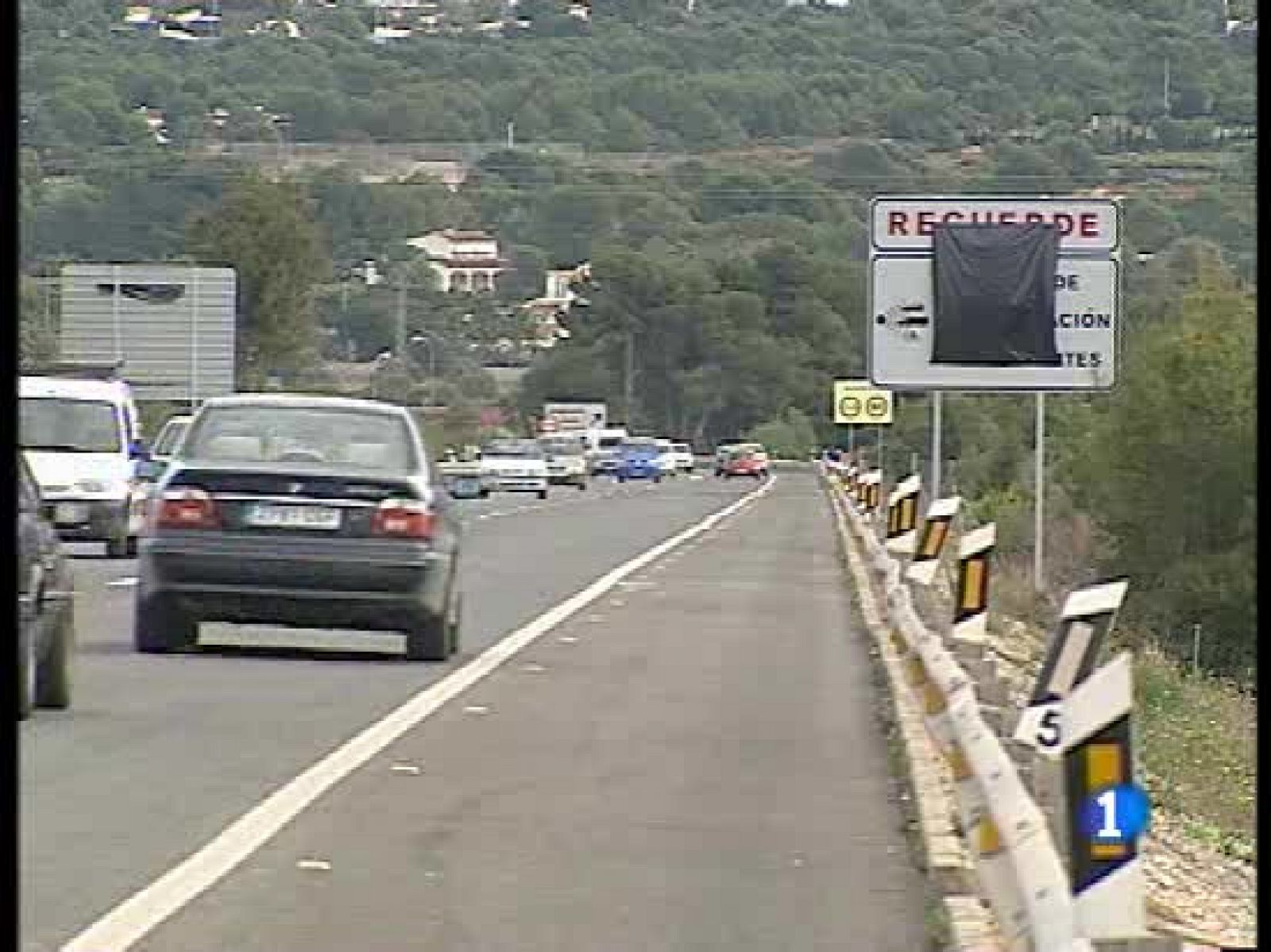 Y, en muchos casos, controlados por radar. El Ministerio de Fomento planea arreglarlos todos antes de 2012. 