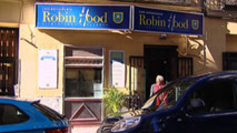 El padre Ángel abre en Madrid el primer restaurante para personas sin hogar