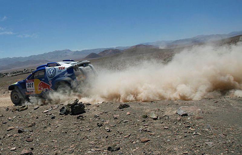 Cristóbal Guerrero ha sufrido un accidente durante la décima etapa del Dakar y está en coma. Sainz gana la etapa y se reafirma en el liderato, Coma es sexto pero se mantiene al frente de la general.