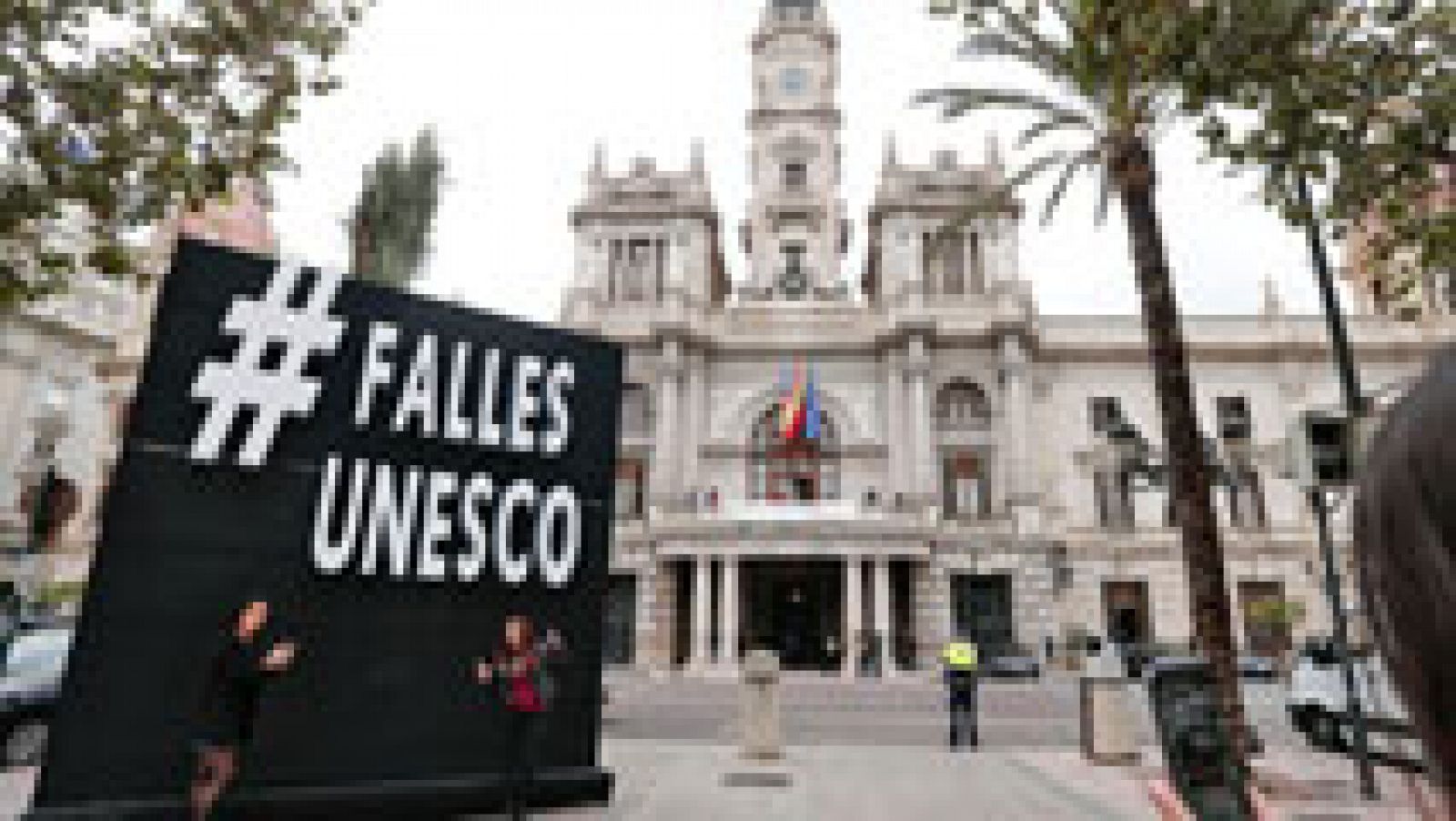 Telediario 1: Las Fallas de Valencia, declaradas Patrimonio Inmaterial de la Humanidad por la Unesco | RTVE Play