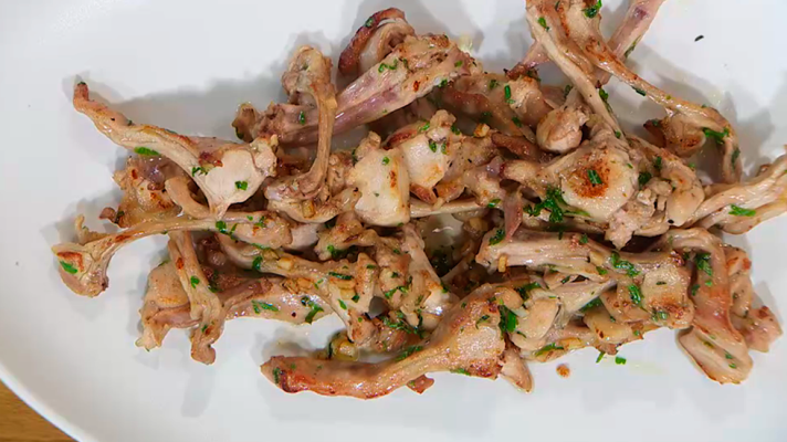 RTVE Cocina - Receta de costilla de conejo con ajo