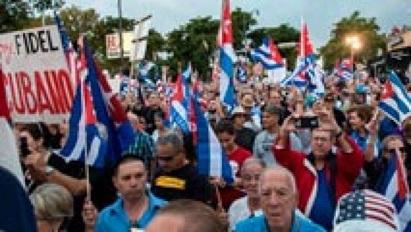 Exiliados cubanos exigen en Miami cambio en Cuba tras la muerte de Fidel