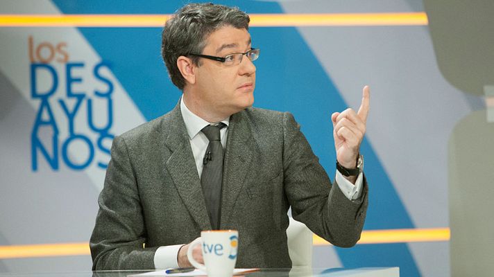 Los desayunos - Nadal apunta que la subida del petróleo puede elevar un 3% los carburantes y defiende el 'impuesto al sol'