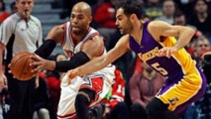 Calderón guía a los Lakers en su asalto a Chicago