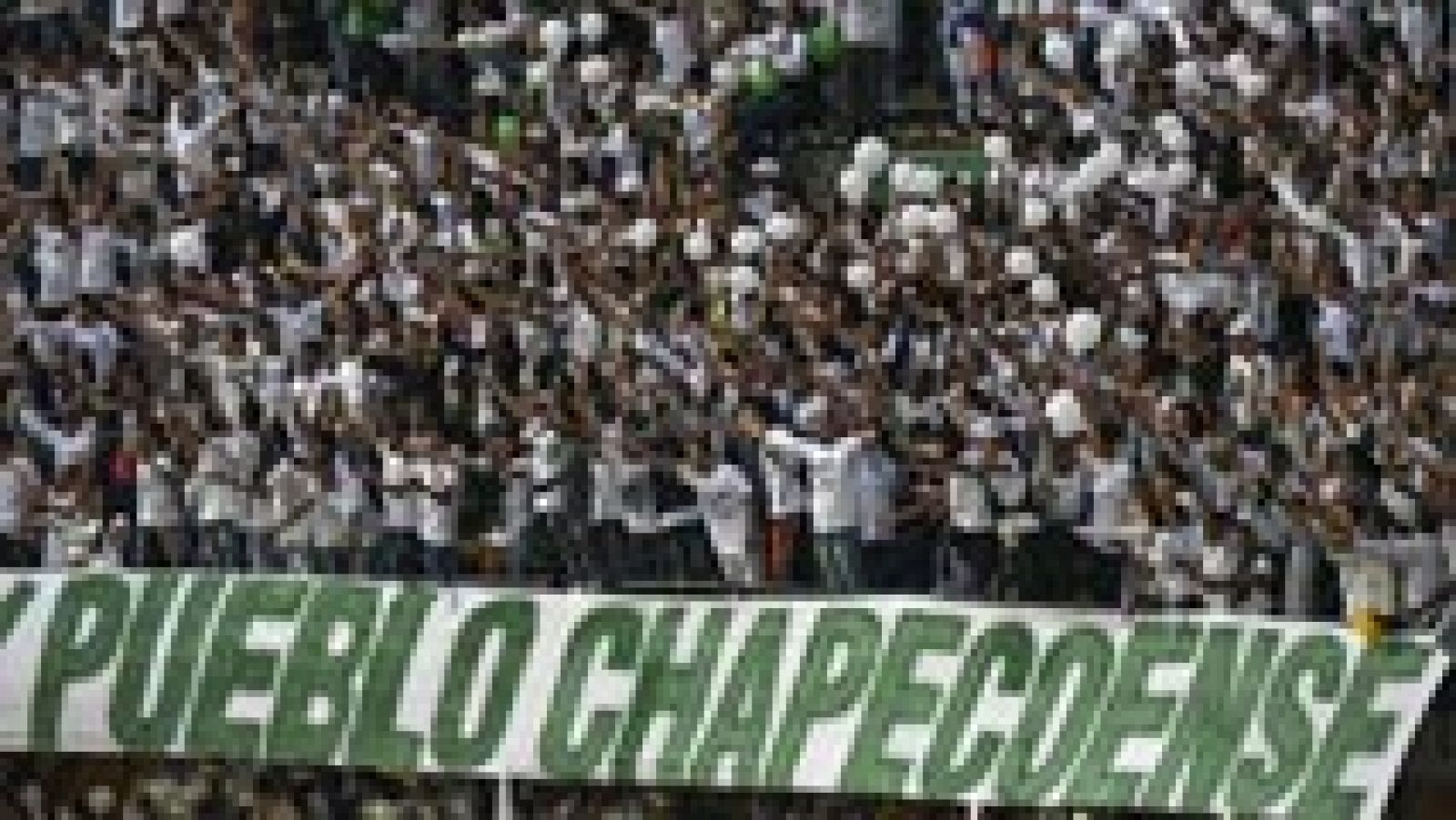 Telediario 1: Homenaje de los aficionados del Chapecoense  | RTVE Play