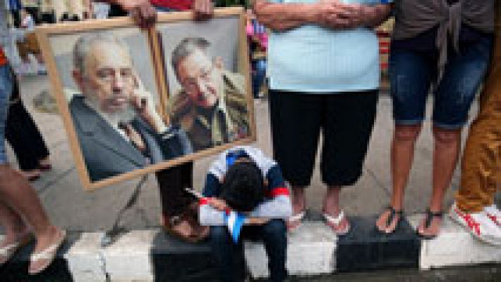 La caravana con las cenizas de Fidel Castro continúa su recorrido hacia Santiago