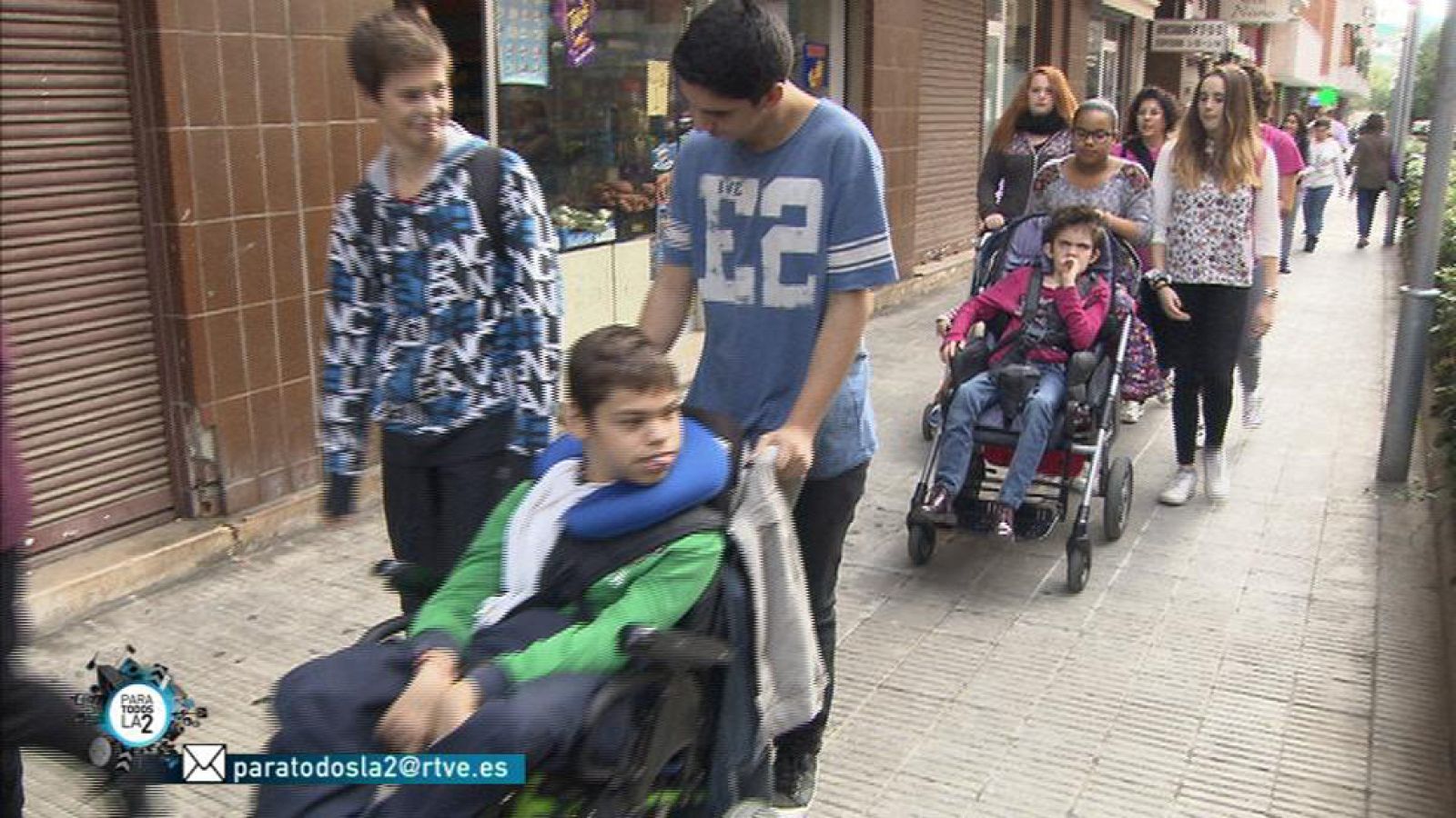 Para Todos La 2 - Educación y solidaridad