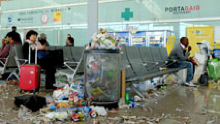 Cuarto día de huelga de limpieza en el Aeropuerto de Barcelona-El Prat