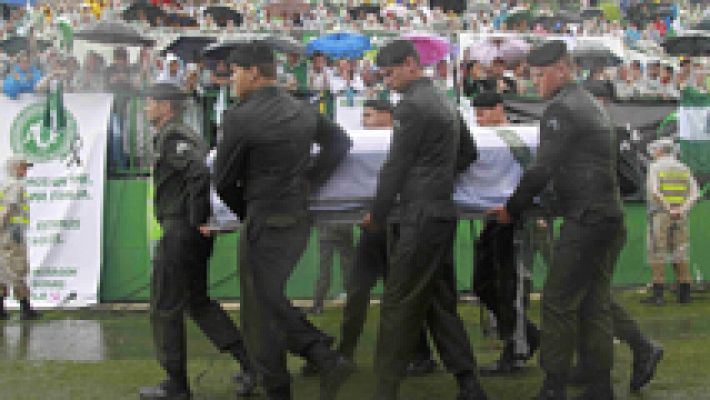 Telediario 1 - Sentida despedida de los seguidores del Chapecoense en el Arena Condá