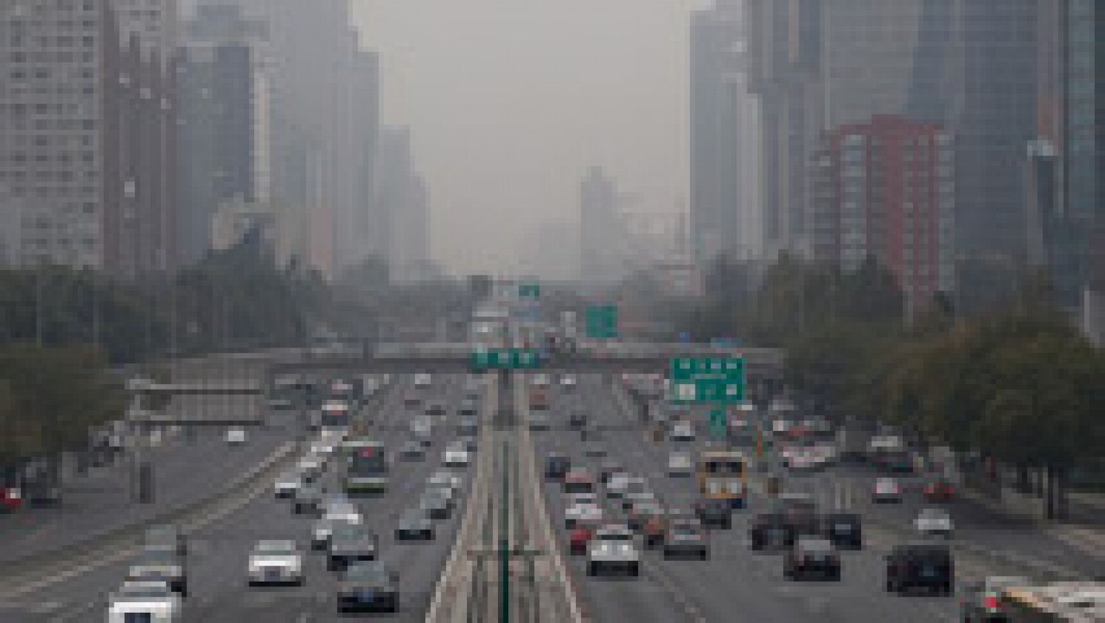 Informativo 24h: Alerta en Pekín y otras zonas de China por la contaminación | RTVE Play