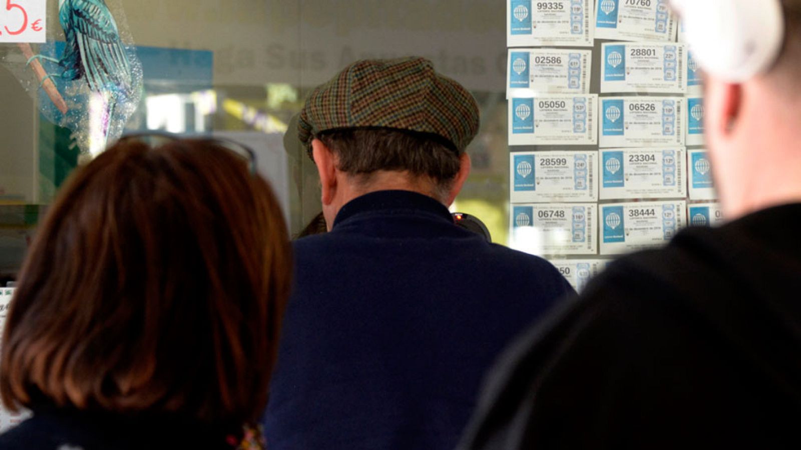 Más de una hora para adquirir un billete de la Lotería de Navidad