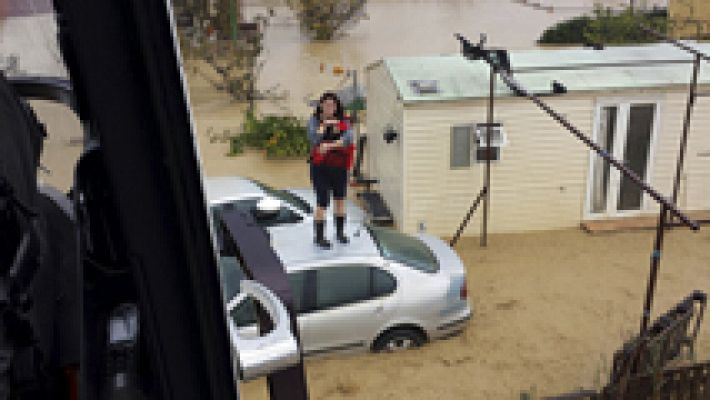 Telediario 1 - Las fuertes lluvias en Málaga dejan una fallecida y múltiple