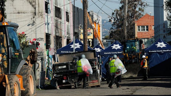 Telediario 1 - Ascienden a 30 los muertos en el incendio de Oakland