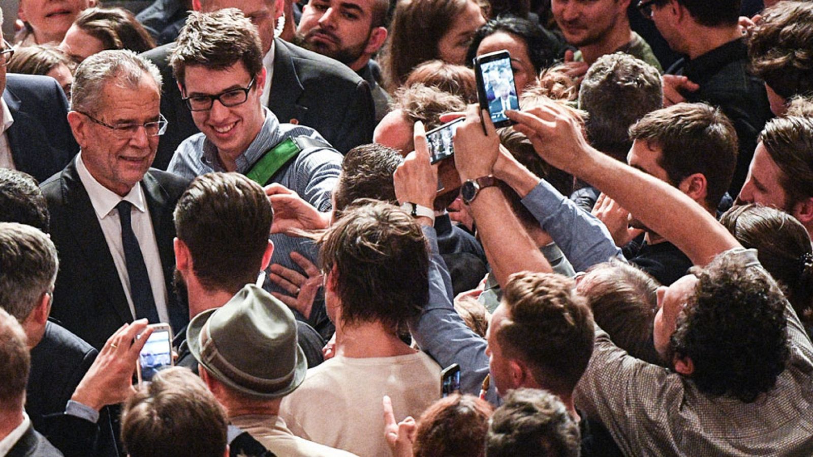 El ecologista Alexander Van der Bellen derrota a la ultraderecha en las presidenciales de Austria