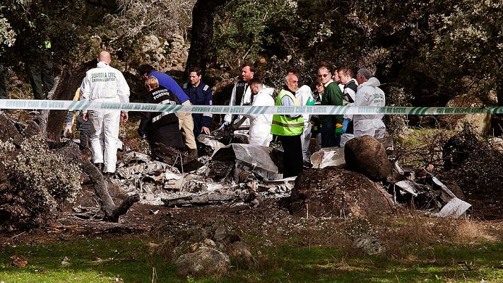 Telediario 1 - El ADN determinará si los dos adultos y dos menores muertos en un accidente de avioneta son familia