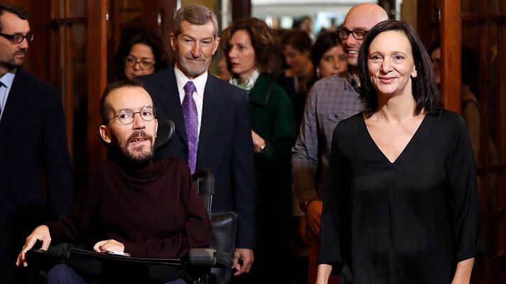 Telediario 1 - Día de la Constitución: Ausentes en el Congreso los líderes de Podemos y presentes sólo cinco presidentes autonómicos
