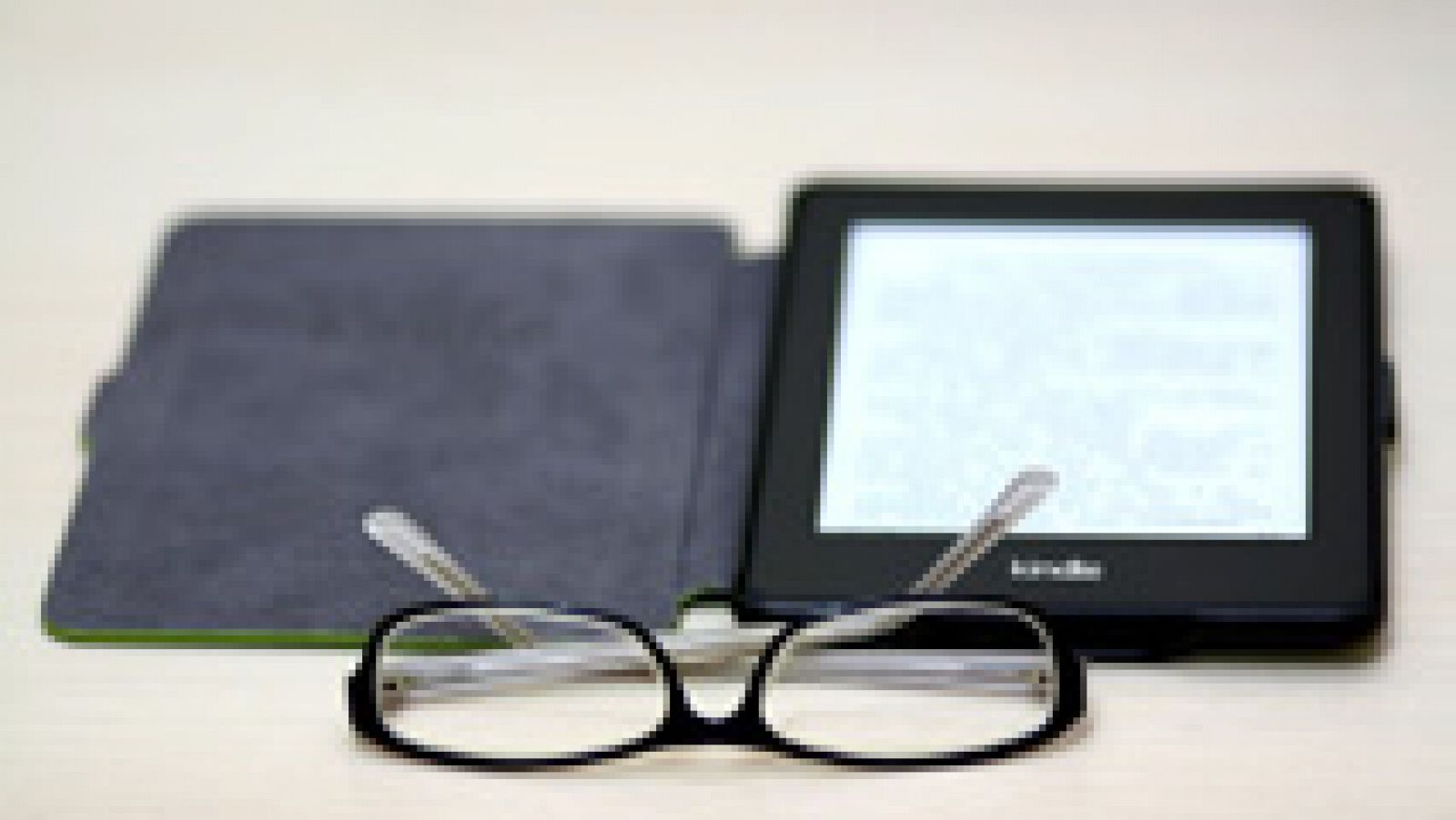 El Gobierno anuncia la bajada del IVA de libros electrónicos y prensa digital del 21 al 4%