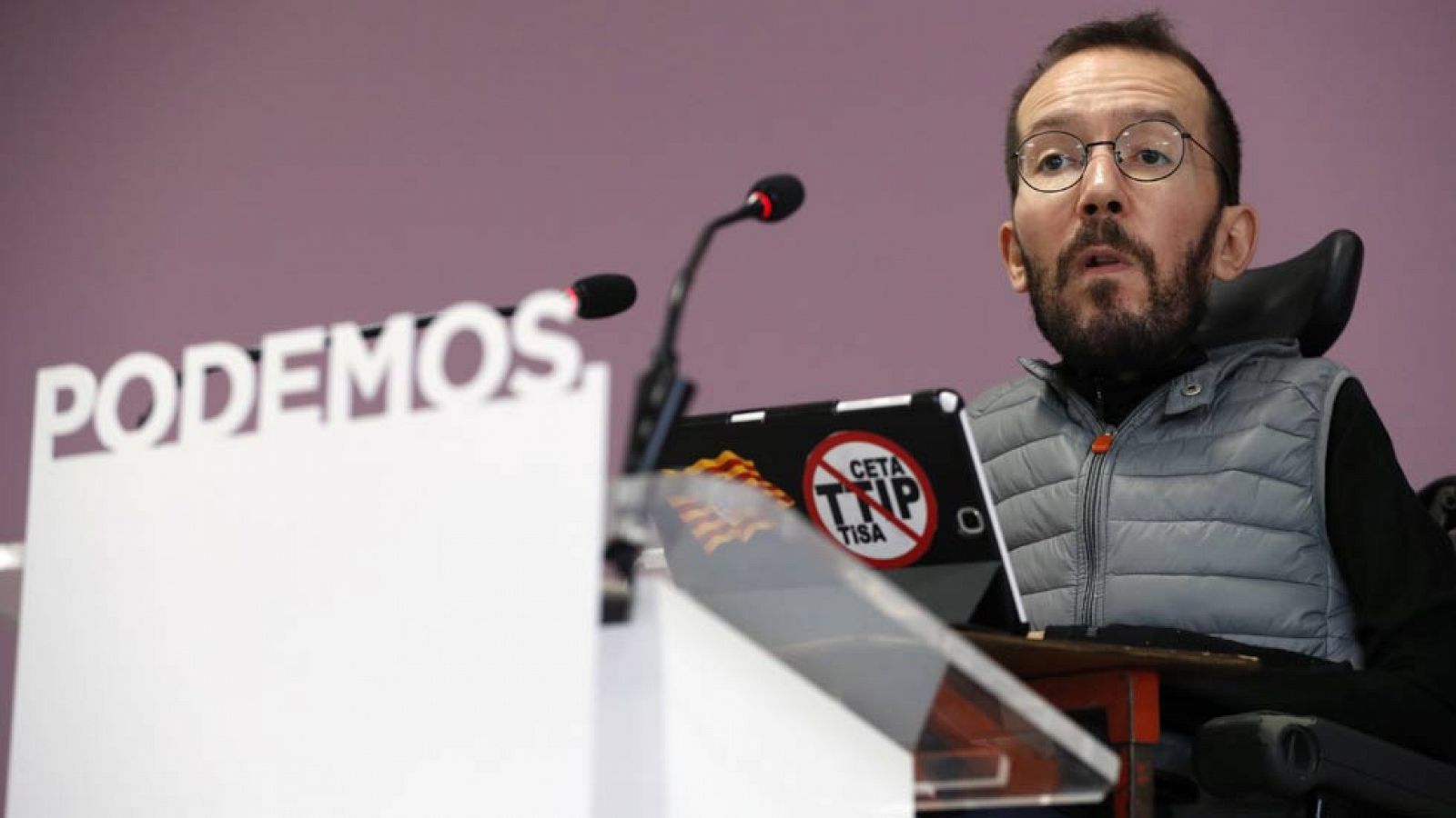 Echenique aboga por la reforma constitucional porque no es un "jarrón chino"