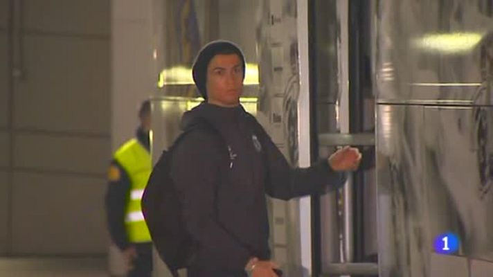 Telediario 1 - Un espontáneo logró su foto con Cristiano Ronaldo